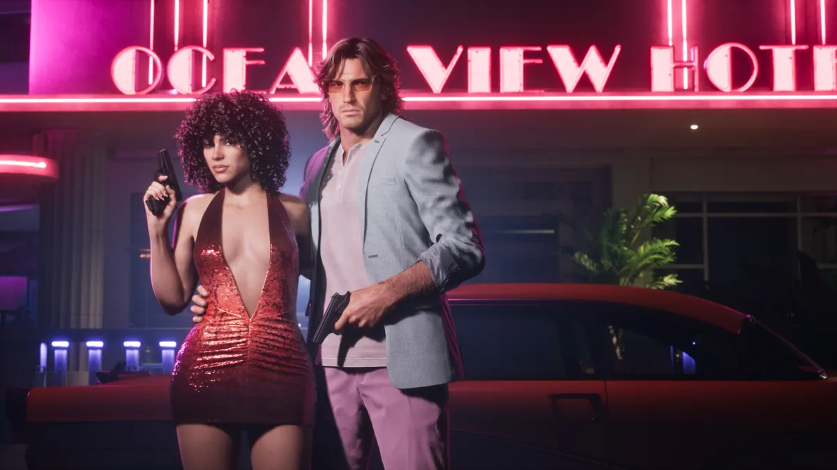 Jason and Lucia in their Vintage Vice City Pack looks outside the Ocean View Hotel.